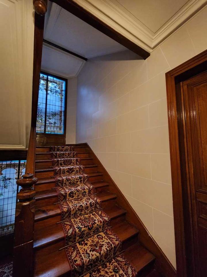 Cage d'escalier rénové Clichy