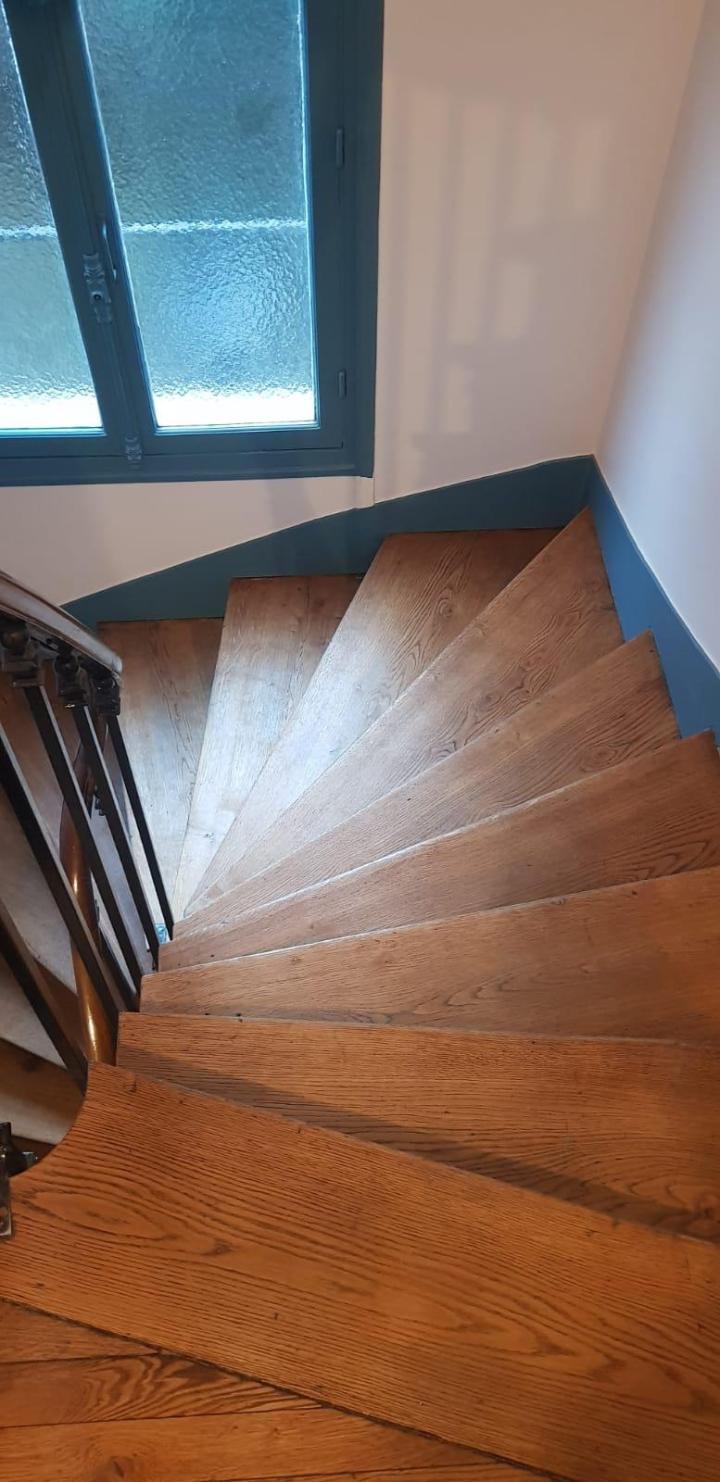 Escalier remis à neuf Clichy
