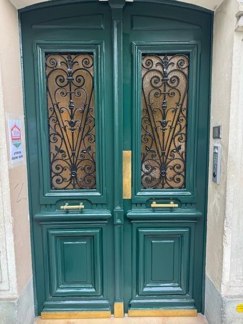 Porte ancienne rénovée Clichy